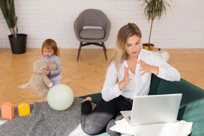 babysitter safety training online supervising child at home
